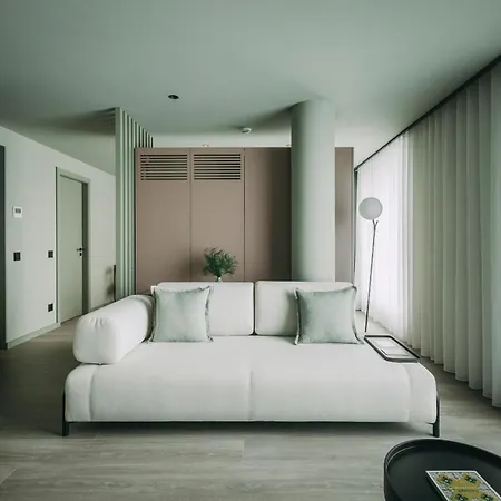 705 Prime Hotel