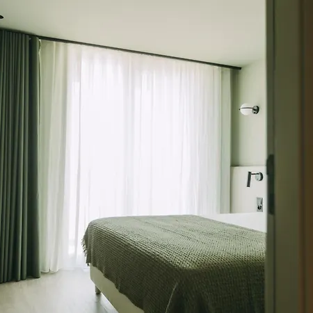 Hotel 705 Prime