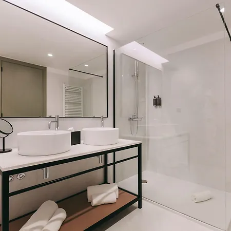 Hotel 705 Prime