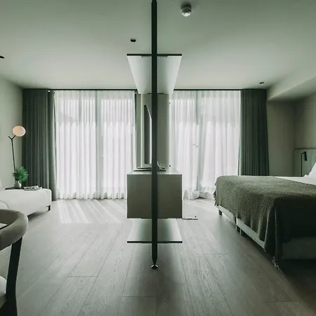 705 Prime ホテル 4*