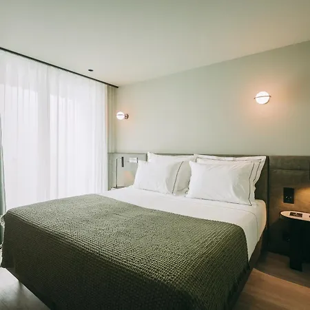 705 Prime 4* 포르투