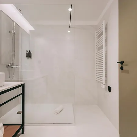 Отель 705 Prime 4*