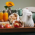 Hotel 705 Prime